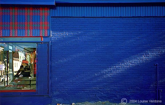 Bleu et carreauté