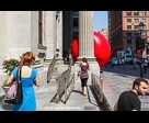 Ballon rouge à la Banque de Montréal 1