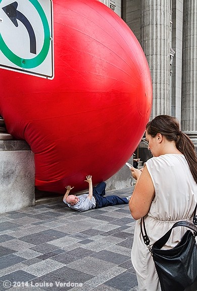 Ballon rouge à la Banque de Montréal 6