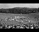 Cirque dans un champ