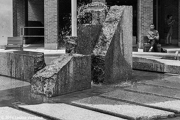 Fountain and Reader