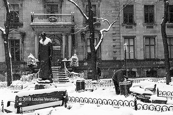 Sculpture et itinérant dans la neige