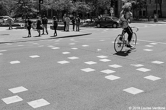 Cycliste et carrés